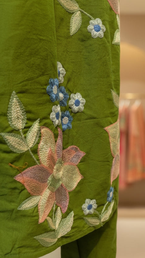 Green ethnic kurti for women ideal for pooja, weddings, and festive wear – Sanskriti Mumbai