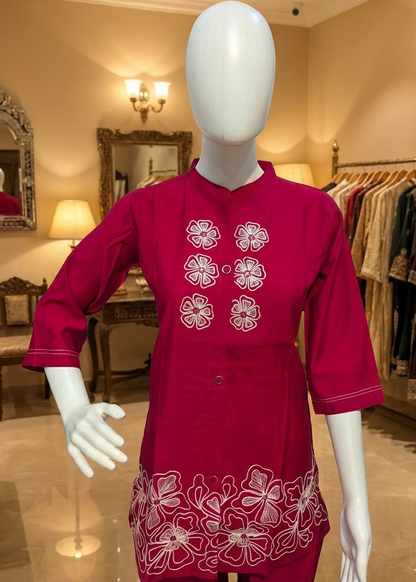 Detailed floral embroidery on kurti hemline Rani Pink ethnic wear – Sanskriti